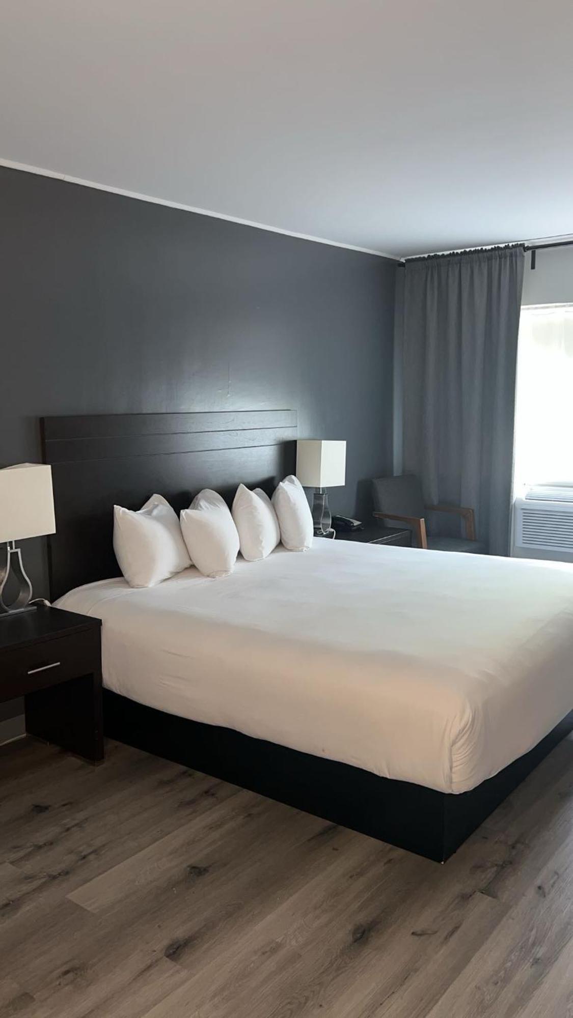 Hotel Newstar Montreal Ngoại thất bức ảnh