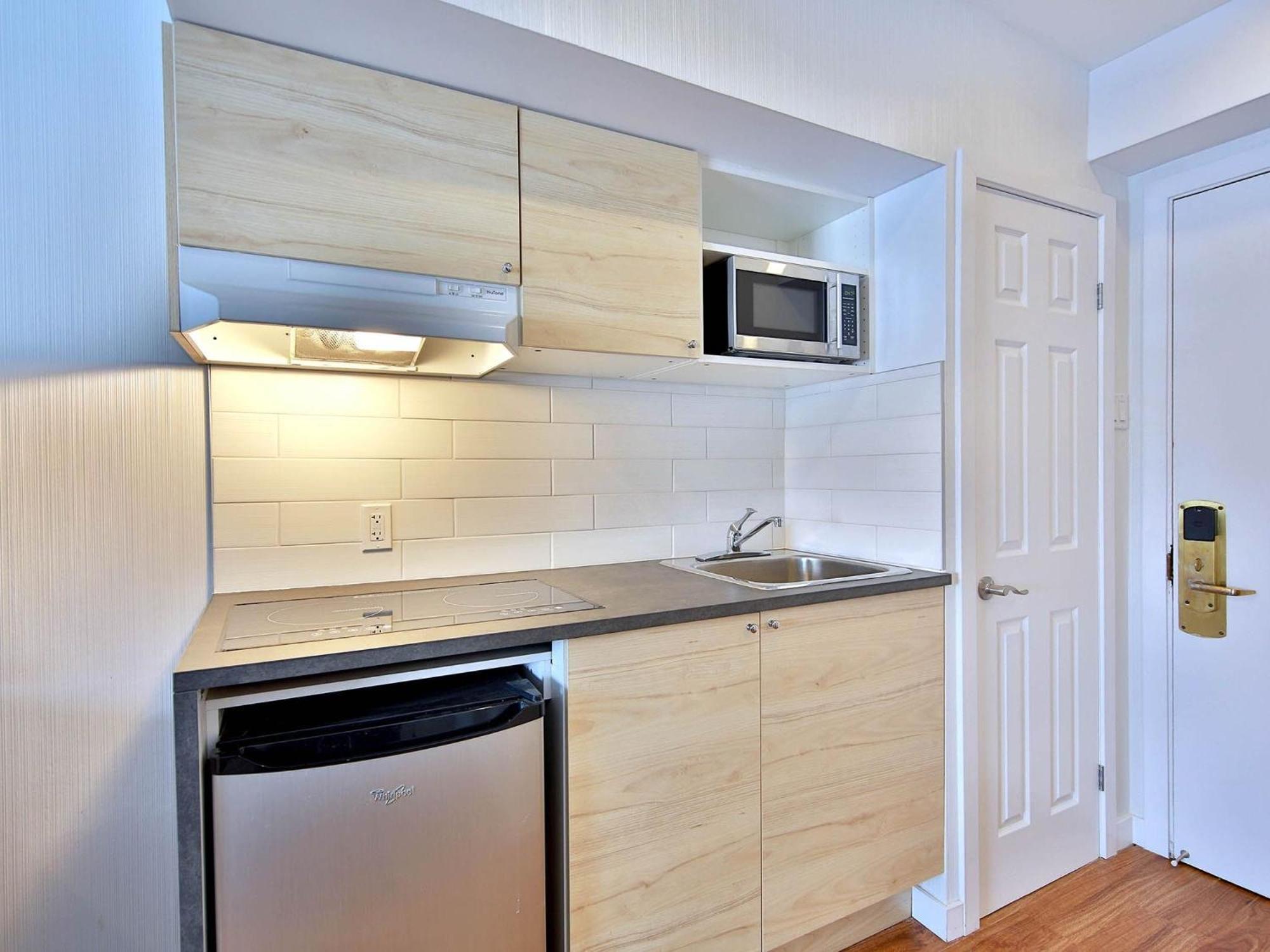 Hotel Newstar Montreal Ngoại thất bức ảnh